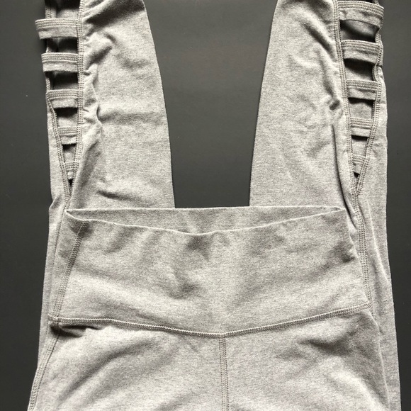 Old Navy fitted gray leggings with lattice hem. - Picture 2 of 6